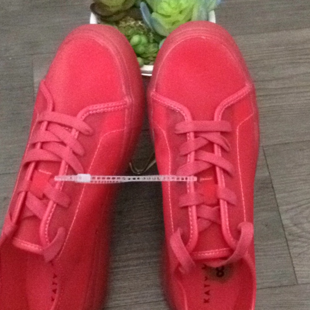 Katy Perry Red Glam Sneakers size 8 - Picture 7 of 8